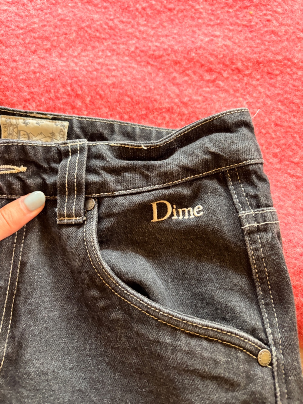 Black dime jeans w contrast stitching - Picture 5 of 6